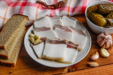 Quick Garlic-Brined Lard