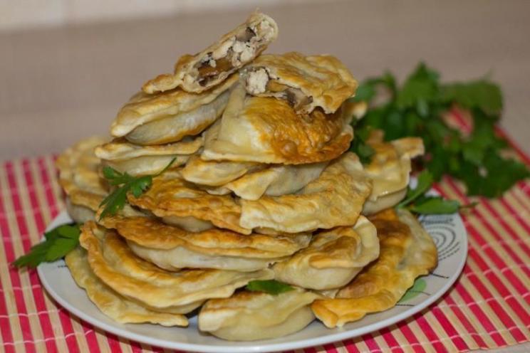 Quick Skillet Pies with Mushroom and Chicken Filling Quick Skillet Pies with Mushroom and Chicken Filling