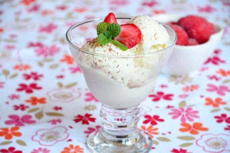 Delicious Homemade Ice Cream with Childhood Flavor