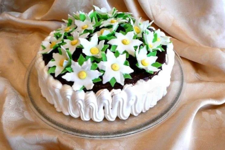Elegant Floral Yogurt Wedding Cake