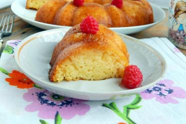 Tender Corn Flour Pie with Kefir