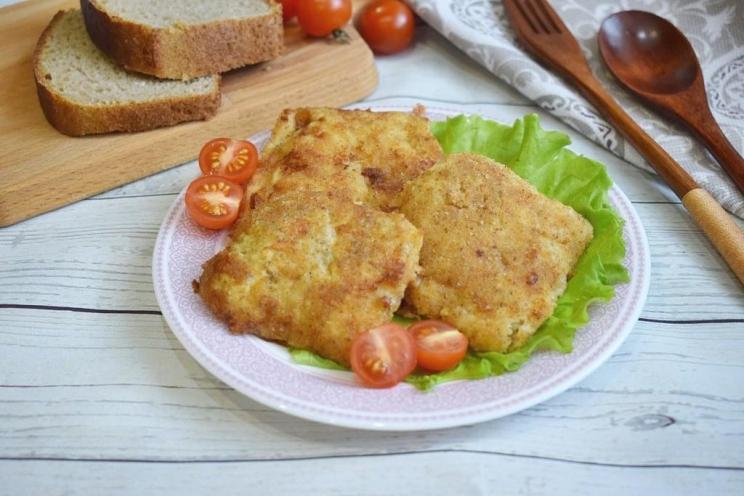 Crispy Fried Pollock Fillets: Perfectly Battered and Breaded Crispy Fried Pollock Fillets: Perfectly Battered and Breaded