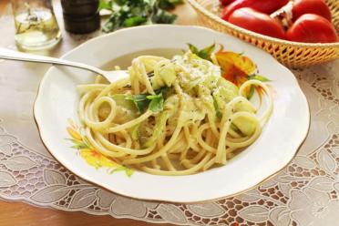 Creamy Garlic Zucchini Pasta