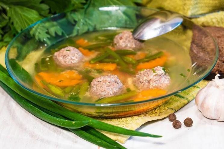 Healthy Summer Bean Soup with Pork Meatballs Healthy Summer Bean Soup with Pork Meatballs