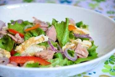 Quick Tuna, Green Bean, & Omelette Salad