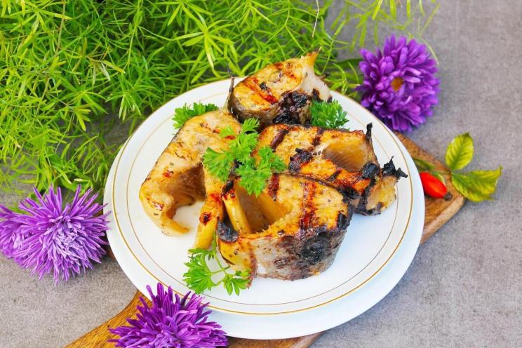 Grilled Red Fish with Soy-Honey Marinade