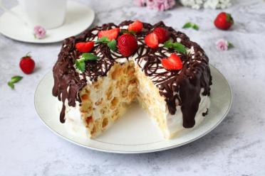 Sour Cream Ladyfinger Cake