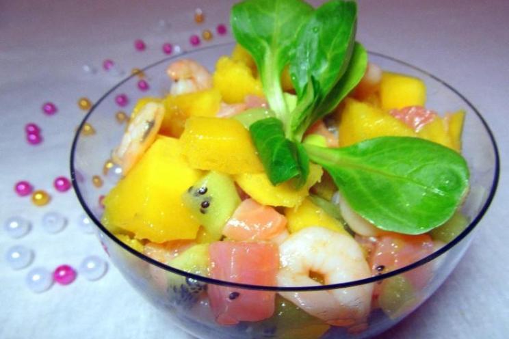 Tropical Salmon & Shrimp Salad Delight