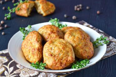 Oven-Baked Turkey Cutlets with Zucchini