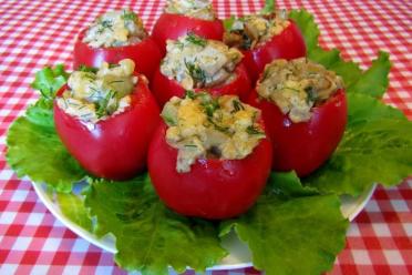 Stuffed Tomatoes with Eggplant and Cheese