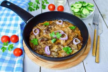 Quick & Tasty Chicken Liver with Mayonnaise in a Pan