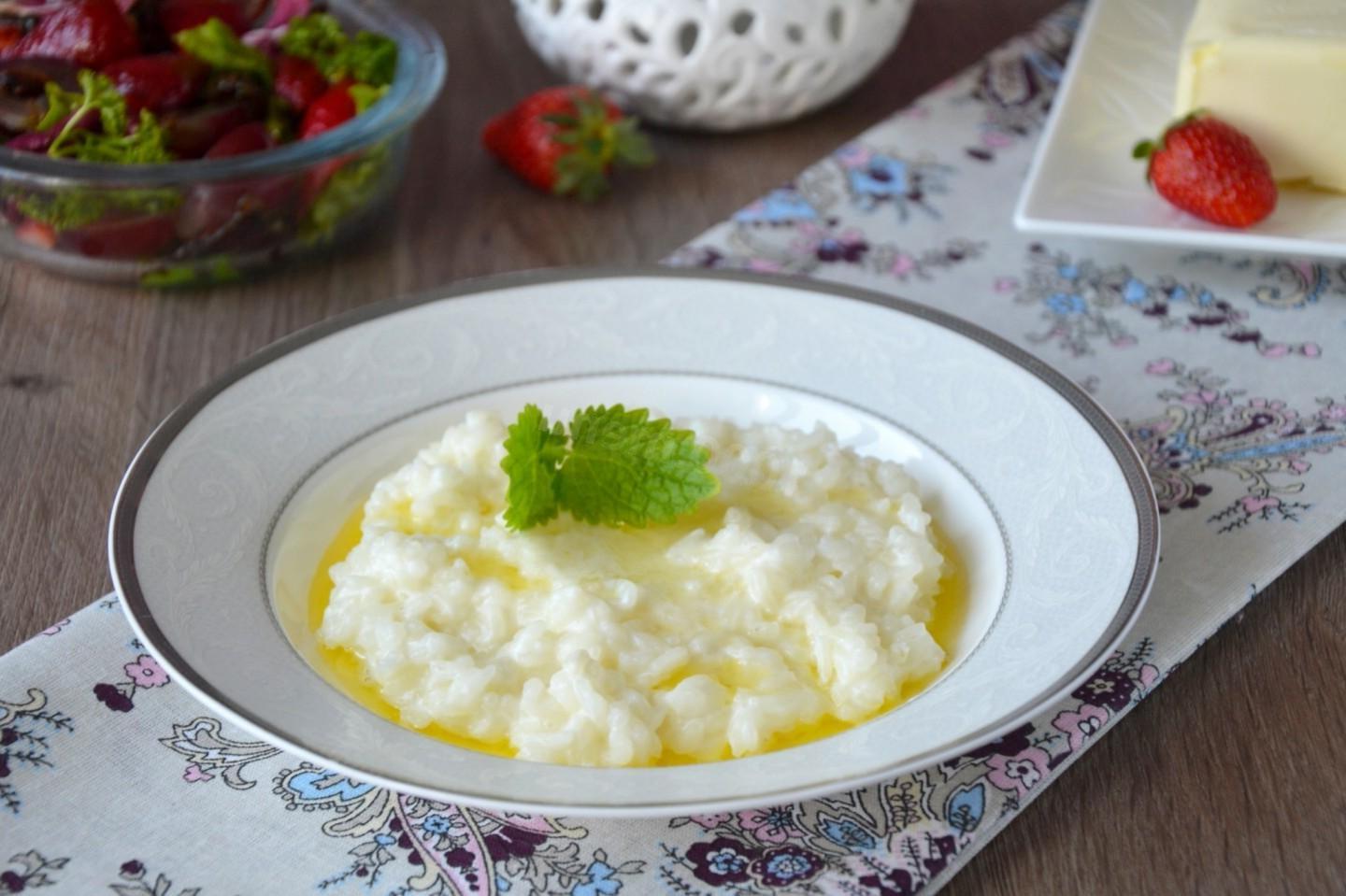 Creamy Rice Porridge with Milk Creamy Rice Porridge with Milk