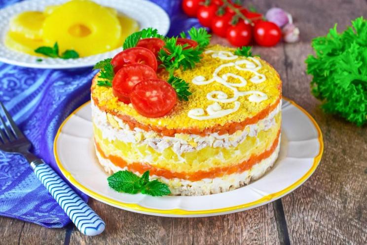 Tropical Chicken Salad with Garlic and Eggs Tropical Chicken Salad with Garlic and Eggs