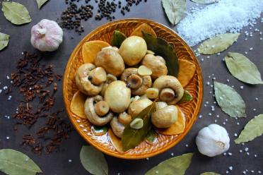 Quick & Delicious Marinated Mushrooms