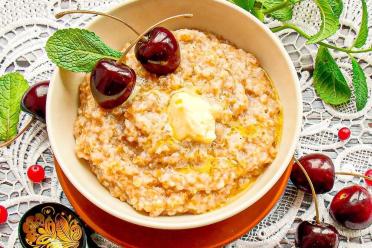 Healthy Wheat Porridge with Low Glycemic Index