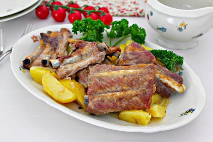 Easy Baked Pork Ribs and Potatoes in a Sleeve Easy Baked Pork Ribs and Potatoes in a Sleeve