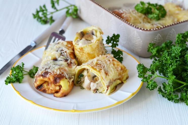 Chicken-Stuffed Egg Pancakes