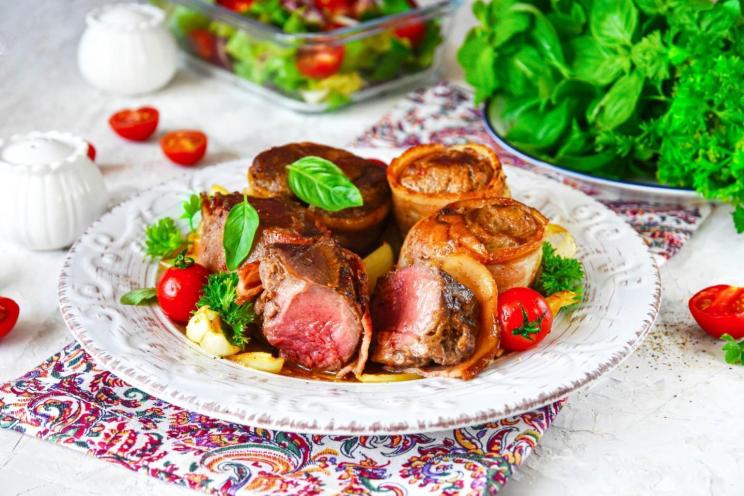Savory Beef Medallions with Smoky Bacon Flavor Savory Beef Medallions with Smoky Bacon Flavor