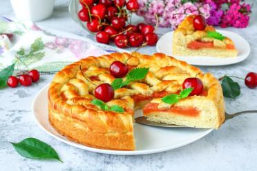 Jam-Filled Butter Yeast Pie