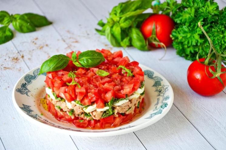 Tuna Tomato Caprese Salad Tuna Tomato Caprese Salad