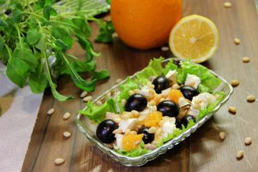 Chicken & Chinese Cabbage Salad with Grapes & Nuts