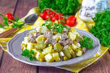 Beef and Pickled Cucumber Salad