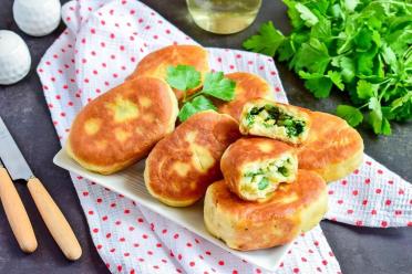 Quick and Tasty: Onion and Egg Pies on Kefir