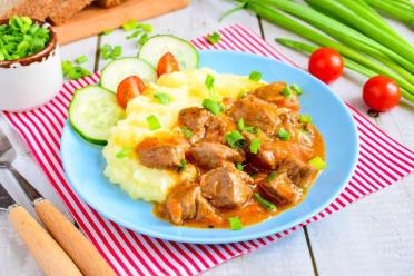 Easy Kindergarten-Style Beef Goulash