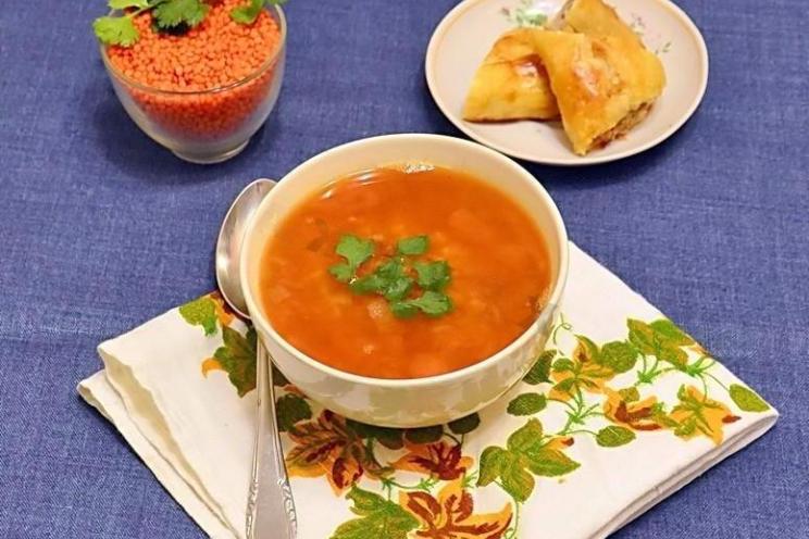 Quick and Easy Vegetarian Tomato Bulgur Soup