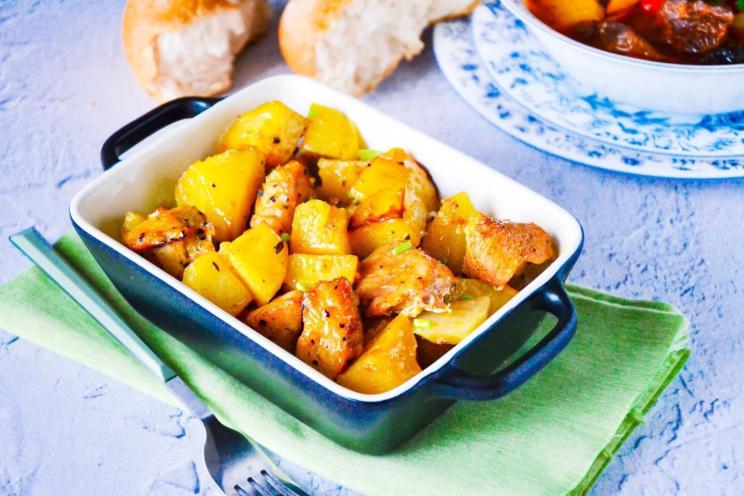 Baked Turkey Fillet with Potatoes