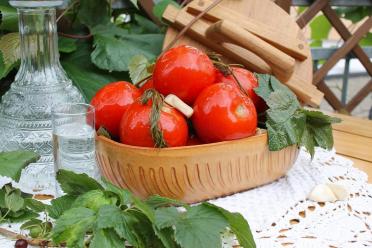 Oak Barrel Salted Tomatoes