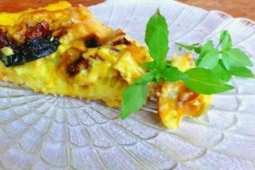 Zucchini Crust Pizza with Semolina and Creamy Sauce
