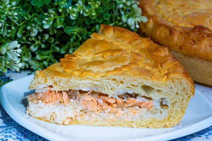 Oven-Baked Trout Pie with Yeast Dough