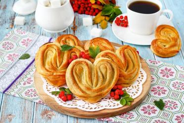 Homemade Sweet Heart Buns with Sugar