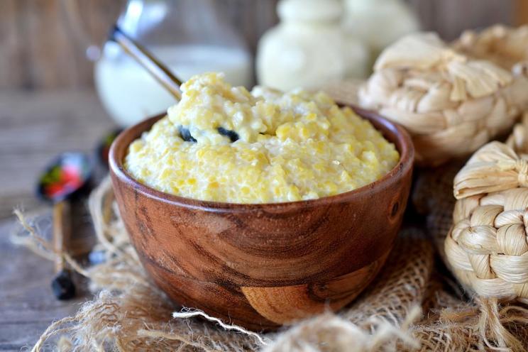 Creamy Corn Grits Porridge for Breakfast