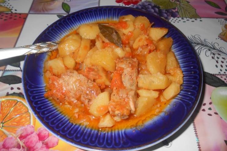 Tender Pot Roast with Marinated Pork Ribs and Potatoes Tender Pot Roast with Marinated Pork Ribs and Potatoes
