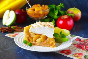 Meringue-Topped Apple Pie Delight