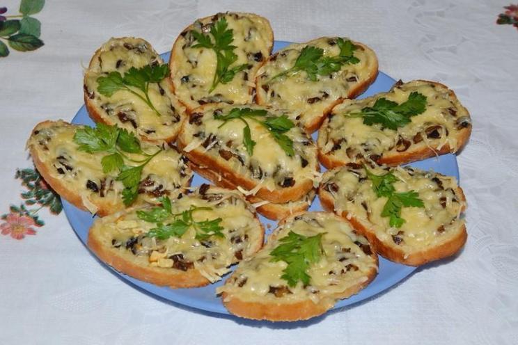 Baked Mushroom and Cheese Sandwiches