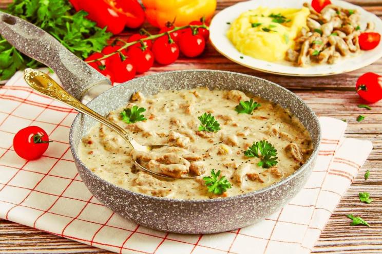 Easy Beef Stroganoff: Family-Friendly Dinner Easy Beef Stroganoff: Family-Friendly Dinner