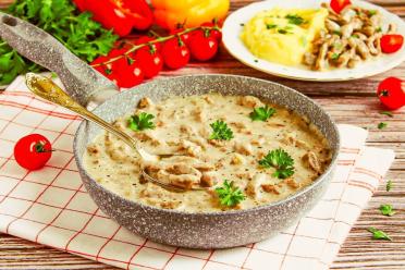 Easy Beef Stroganoff: Family-Friendly Dinner