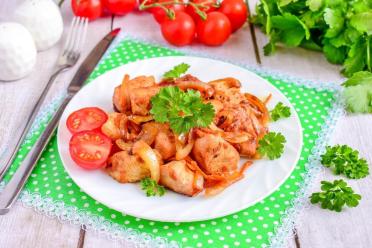 Quick & Easy Turkey Skillet with Onions and Carrots