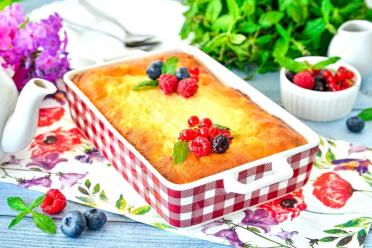 Oven-Baked Cottage Cheese Casserole with Egg and Semolina