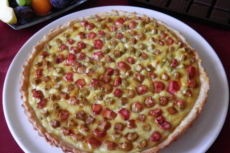 Tart and Sweet Rhubarb Pie
