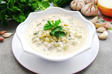 Garlic Cucumber Tartar Sauce