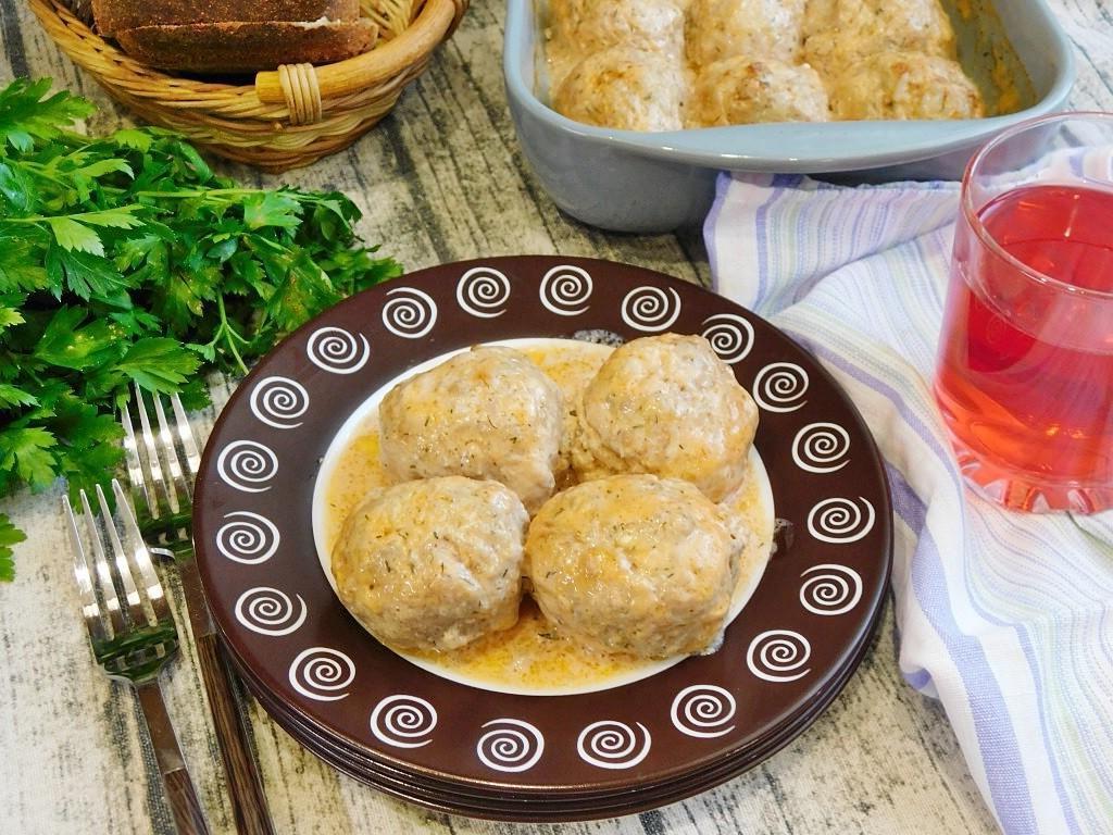 Oven-Baked Meatballs in Tomato Sour Cream Sauce