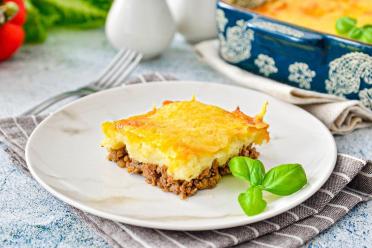 Cheesy Minced Meat Potato Casserole