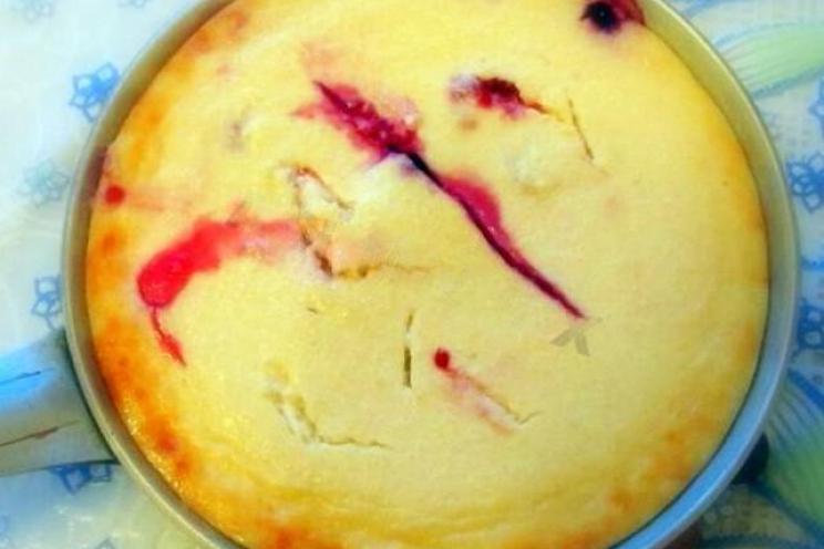 Berry Cottage Cheese Casserole with Apricot Sauce Berry Cottage Cheese Casserole with Apricot Sauce