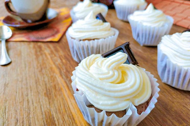 Fluffy Cake Frosting