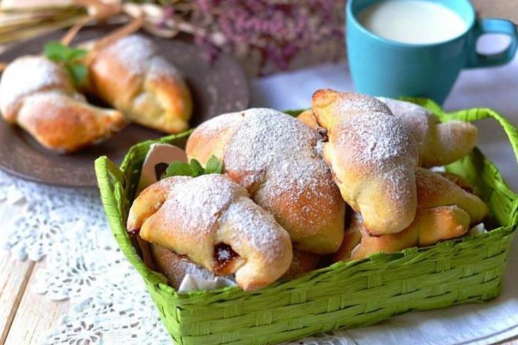 Kefir and Yeast Bagels with Jam Kefir and Yeast Bagels with Jam
