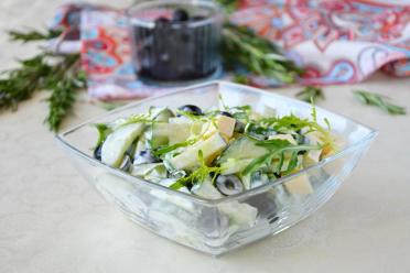 Refreshing Arugula, Cucumber & Cheese Salad